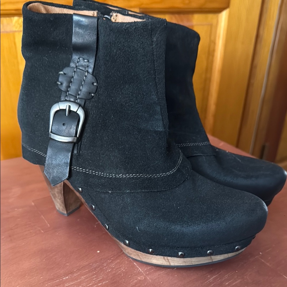 Earthies Black Suede Clogs with Buckle Detail